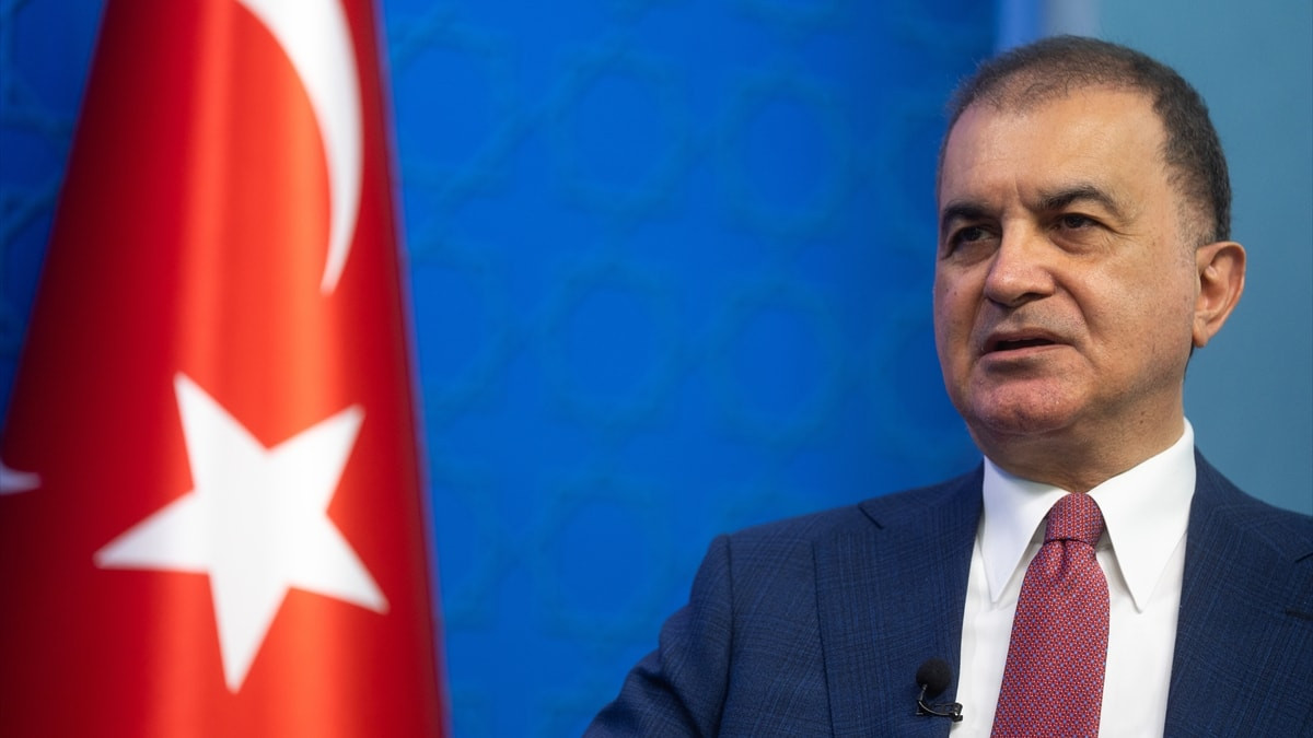 Ömer Çelik, Melih Meriç'e yönelik bıçaklı saldırıyı lanetledi