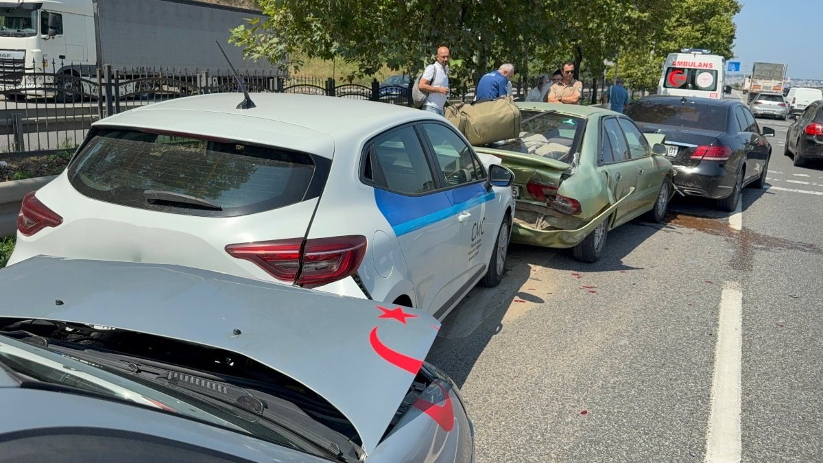 Samsun'da 4 araba birbirine girdi