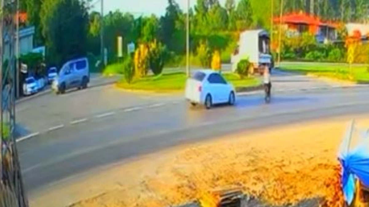 Samsun'da arabanın çarptığı bisikletli genç hayatını kaybetti: Kaza anları kamerada
