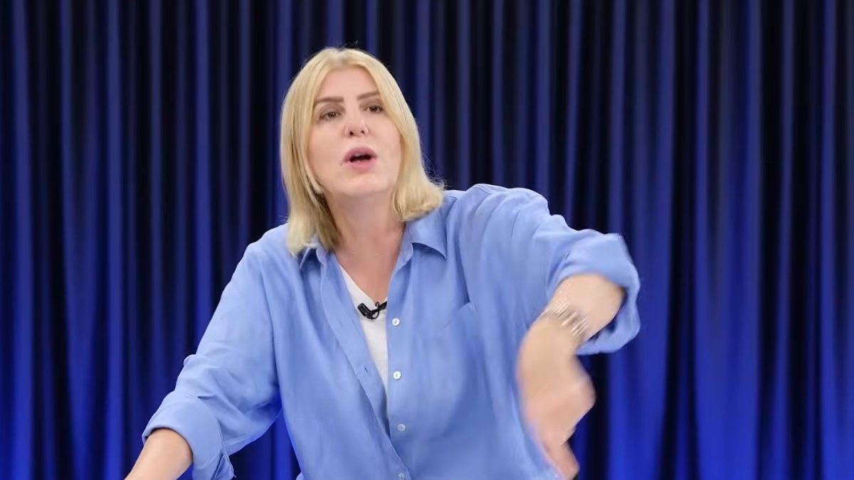 Sevda Türküsev, Bursa'da masaların üzerinde dans eden bayanları yorumladı