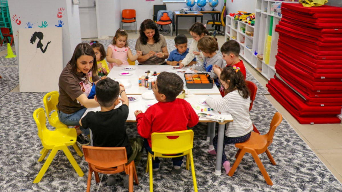 Sıhhat çalışanlarına kreş muştusu: Her hastaneye açılacak
