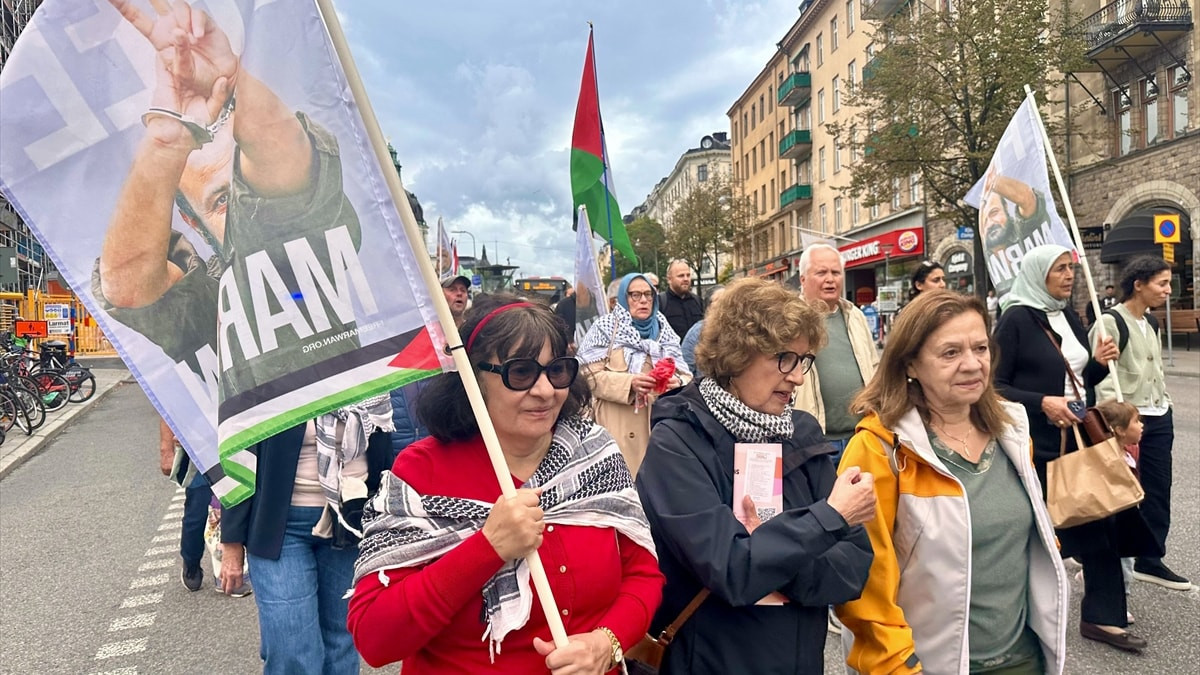 Stockholm’de Gazze protestosu: Yüzlerce kişi İsrail’in hücumlarına reaksiyon gösterdi