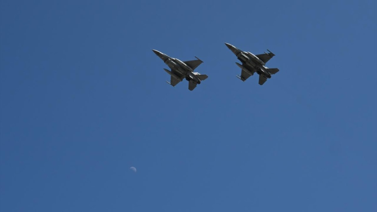 Yunanistan, Türkiye'ye ilişkin bir İHA'yı durdurmak için 2 adet F-16 kaldırdı