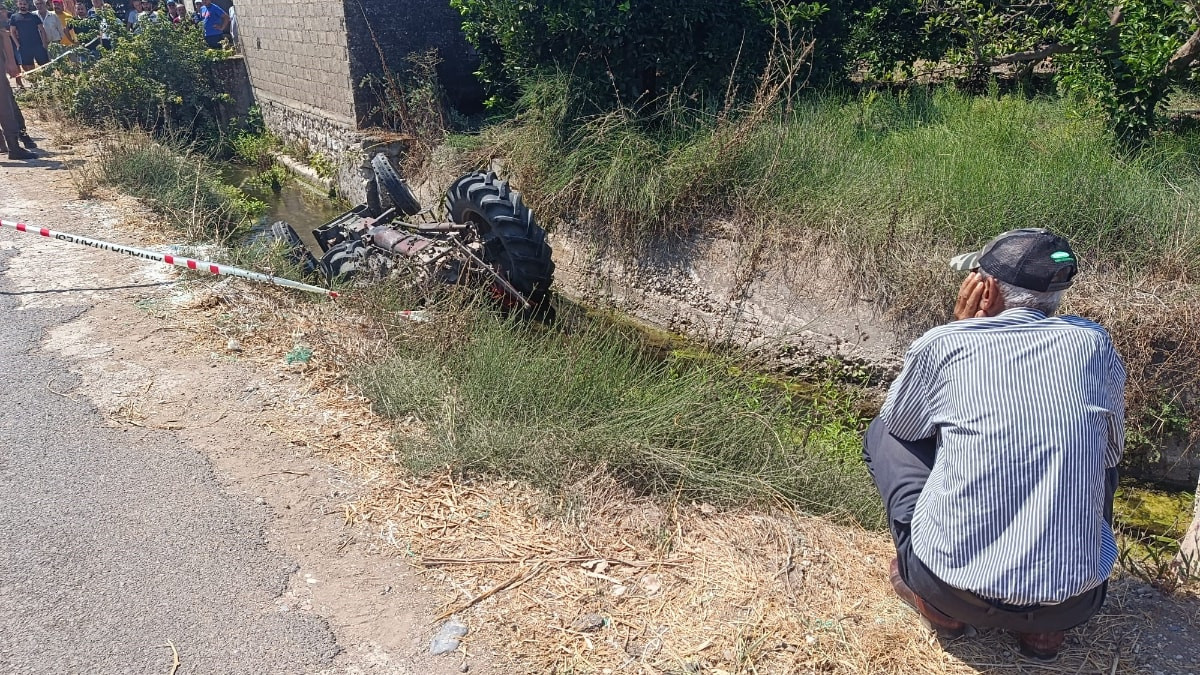 Antalya'da traktör su kanalına düştü: Şoförü hayatını kaybetti