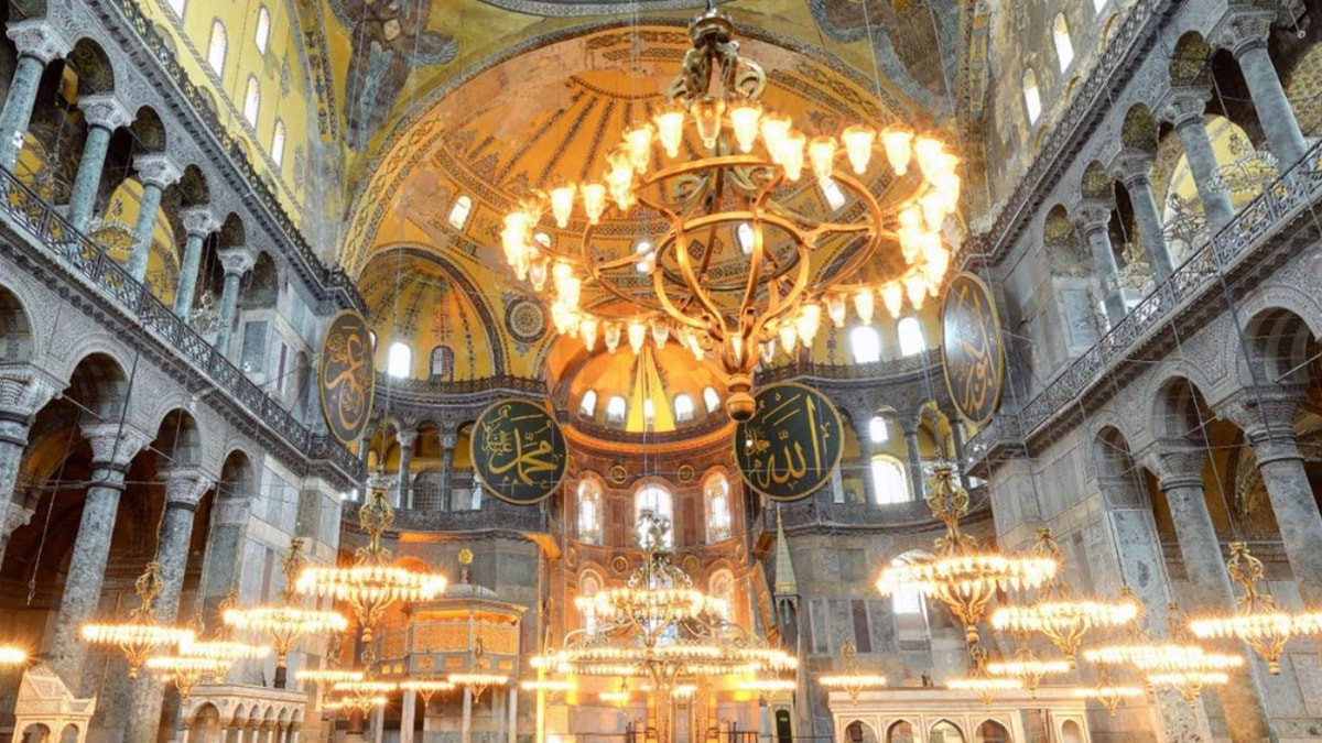 Ayasofya'nın mihrap kısmındaki kubbede güçlendirme başlıyor