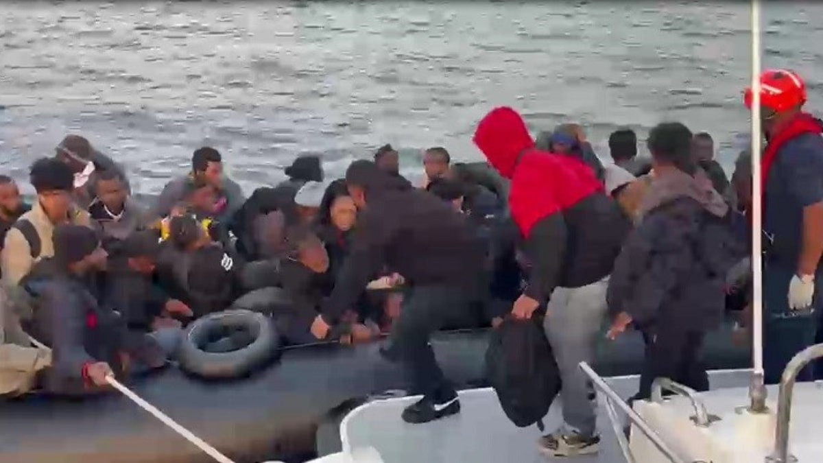 Aydın Didim açıklarında 60 sistemsiz göçmen yakalandı: 24'ü Sierra Leoneli