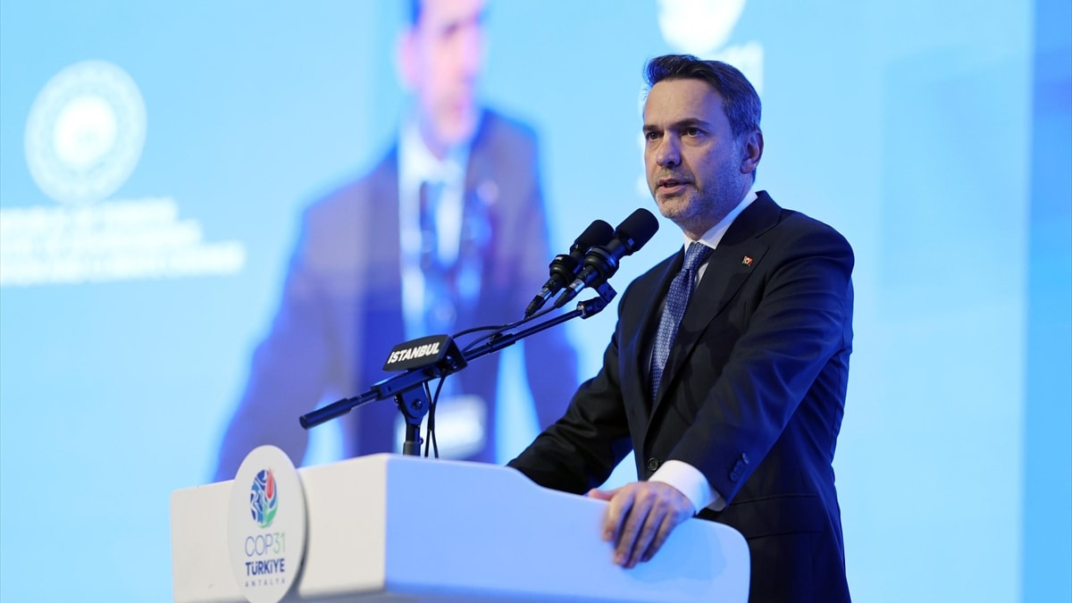 Bakan Bayraktar: Türkiye'nin yeni güç mimarisinin merkezinde 'elektrikleşme' olacak