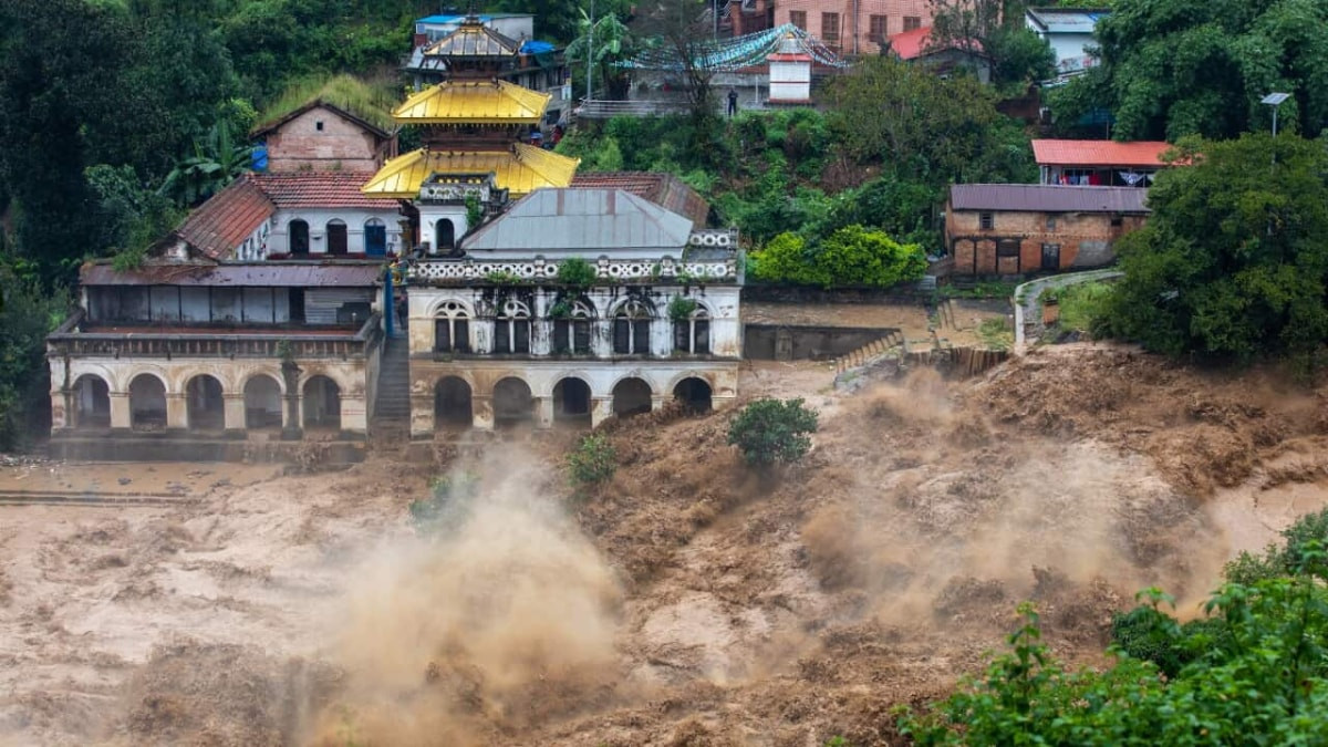 Bilim insanlarından korkutan tespit: Nepal'deki sel felaketi, 2 gün evvel geliyorum dedi