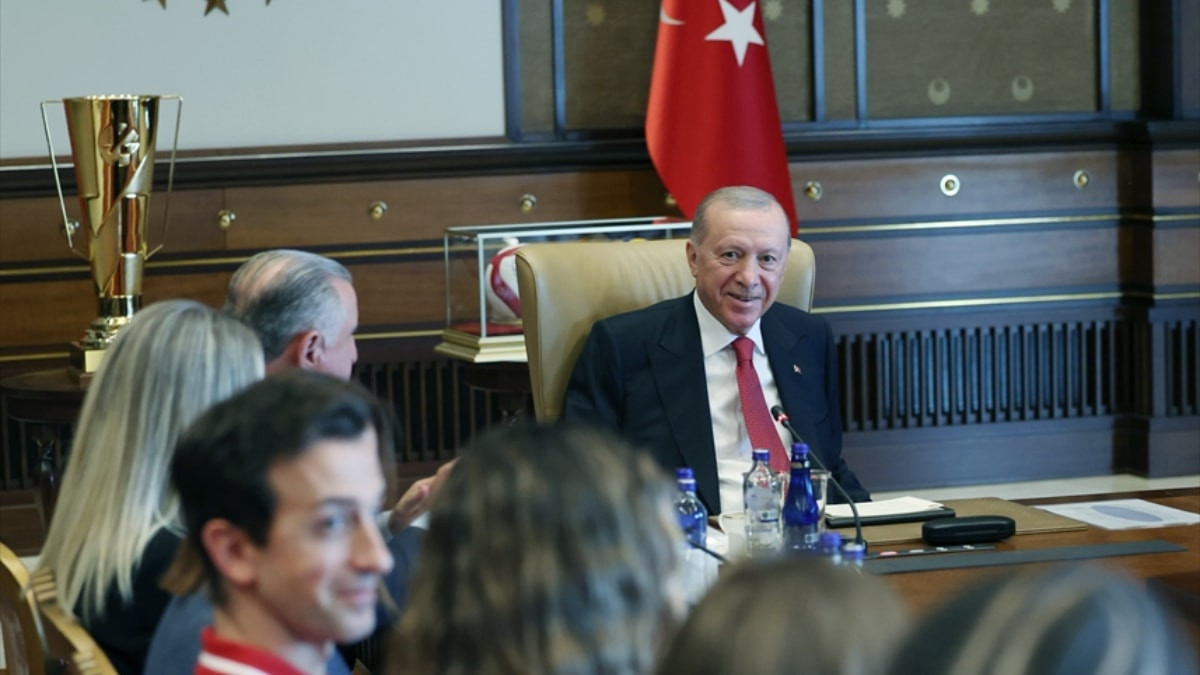 Cumhurbaşkanı Erdoğan, A Ulusal Bayan Voleybol Kadrosu'nu kabul etti