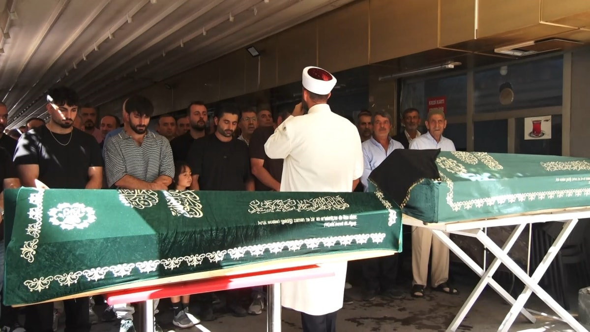 İstanbul'da öldürülen konut sahibi çift son seyahatine uğurlandı