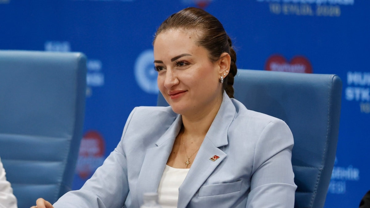 Pehlivanları alnından öpen Büşra Özdemir: O mertler alnından öpülür