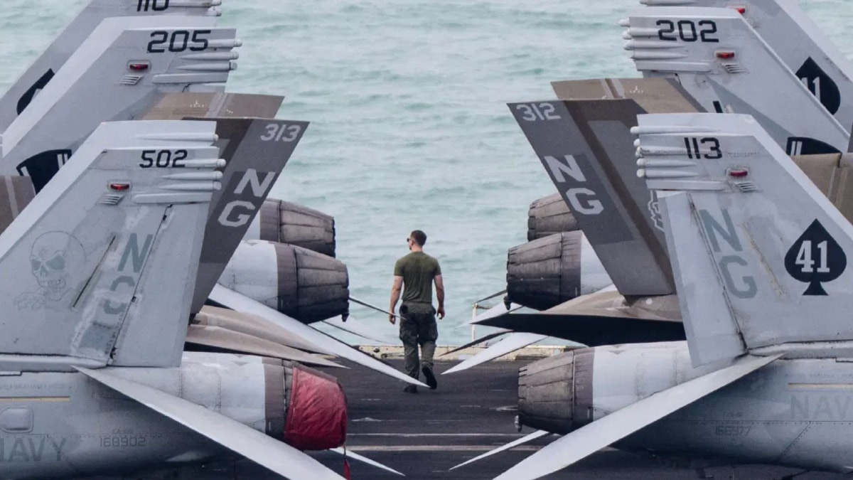 USS Abraham Lincoln'ın mürettebatı gündemde: Tayland'da arbedeye karıştılar