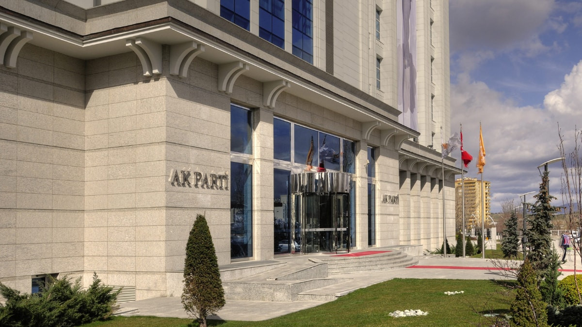 CHP'den ayrılan belediye liderleri AK Parti'ye geçmeye devam ediyor