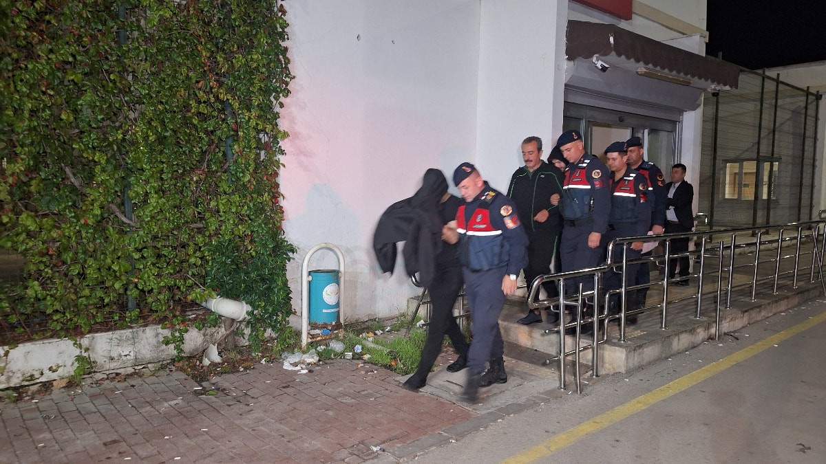 Çukurova Belediyesi'ne operasyon: 49 kuşkulu adliyede