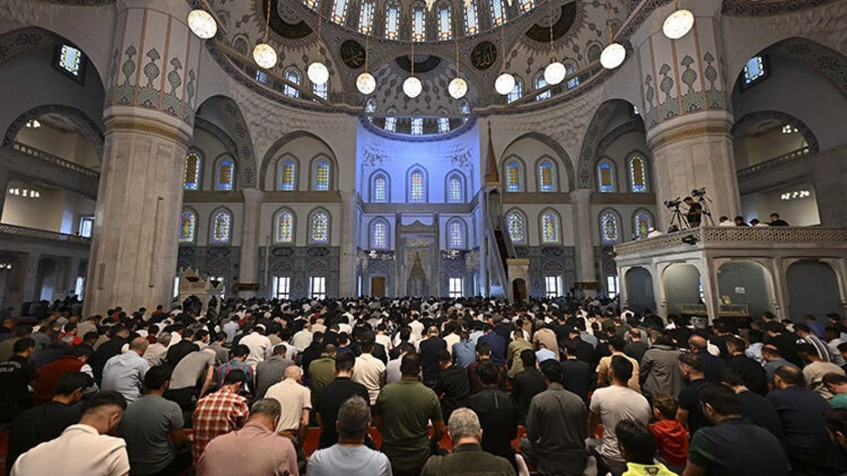 Cuma hutbesinde Gazze için "boykot" daveti