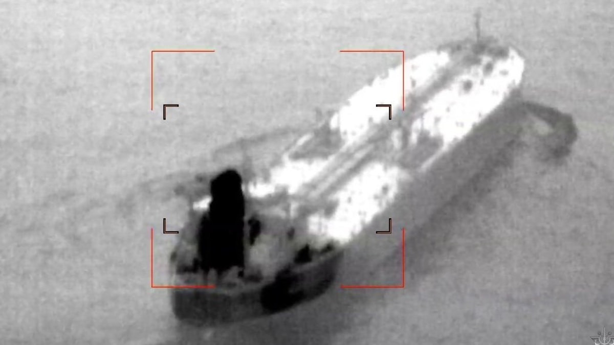 Fransa, Rusya'nın gölge filosuyla kontaklı olduğu kuşkusu bulunan tankere el koydu