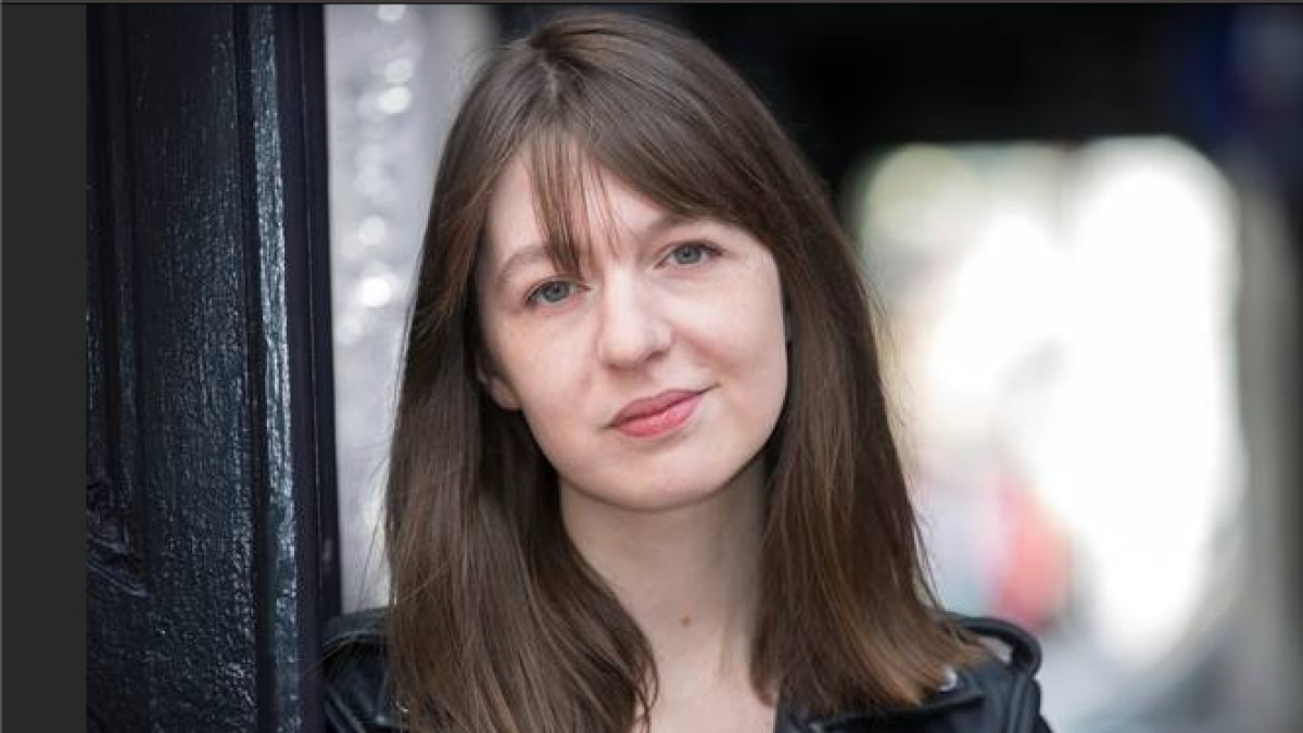 İngiltere'de kitaplarına sansür uygulanan Sally Rooney için ünlü isimlerden reaksiyon
