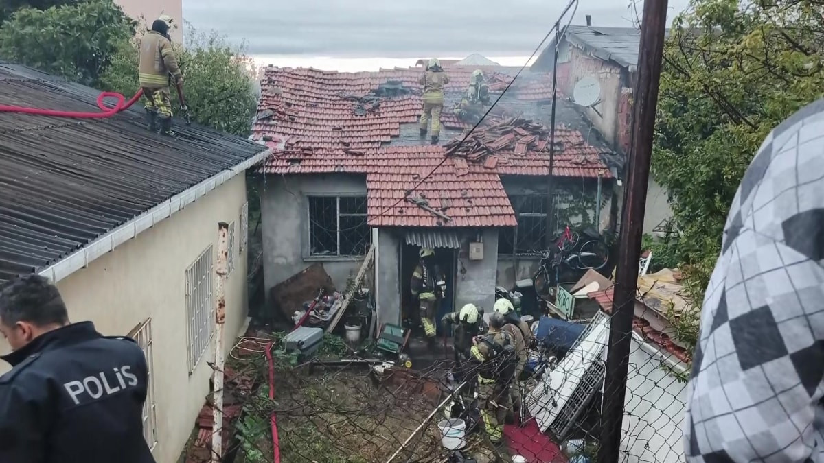 İstanbul'da gecekondu yangınında 12 yaşındaki çocuk hayatını kaybetti