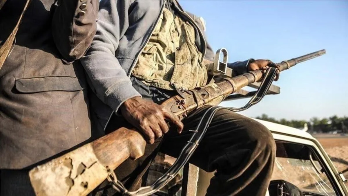 Nijerya'da Boko Haram askeri üsse saldırdı: 14 meyyit